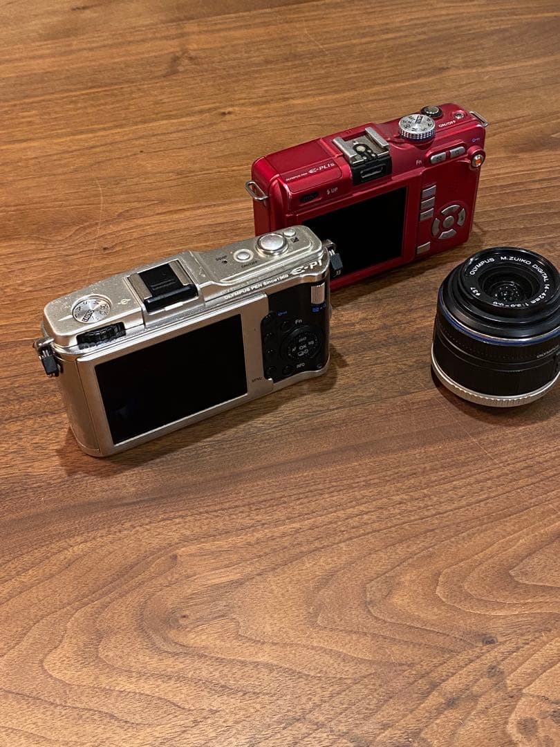 オリンパス　e-pl1 e-p1 ミラーレス一眼 シルバー レッド ジャンク品