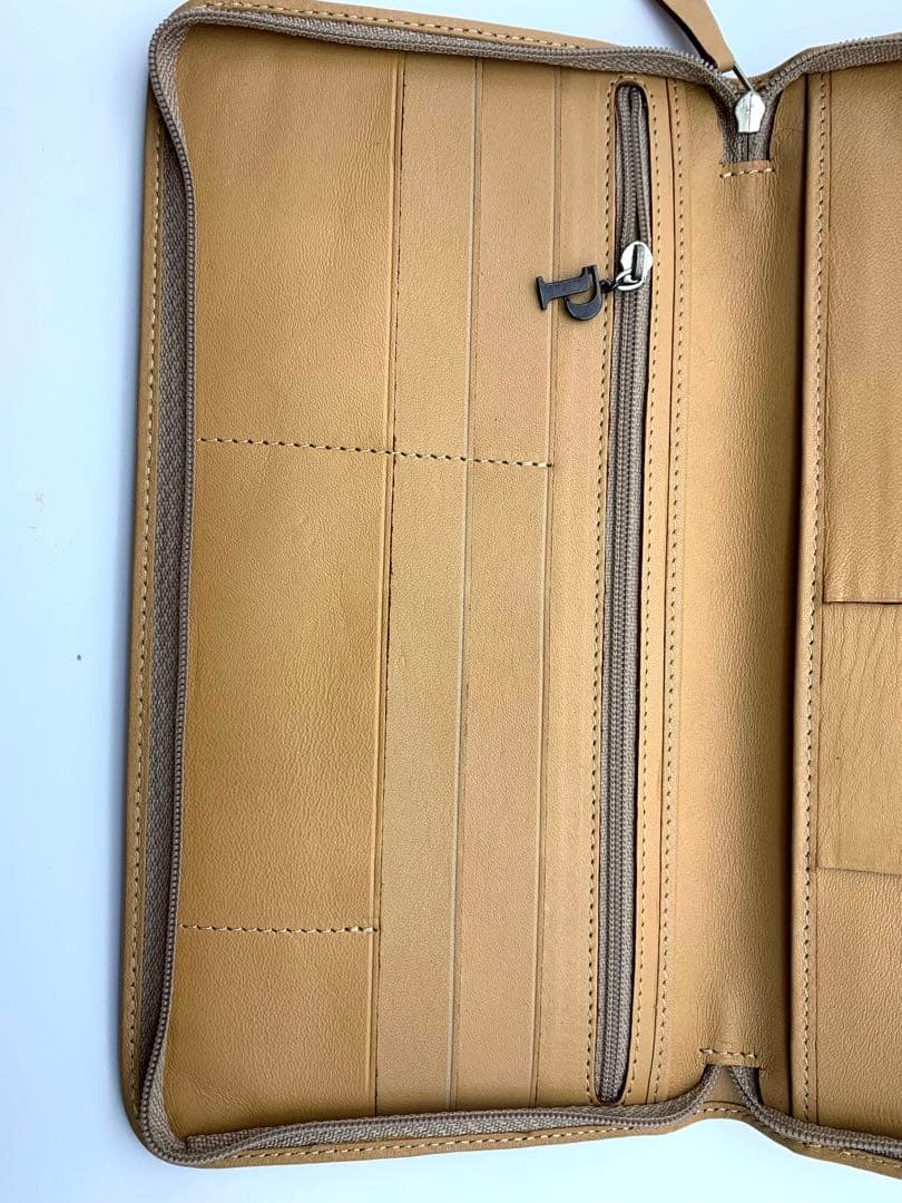 ピアジェPIAGET  非売品　大きなウォレット