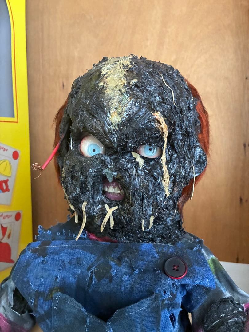 チャッキー 等身大 チャイルドプレイ 黒焦げ CHUCKY フィギュア