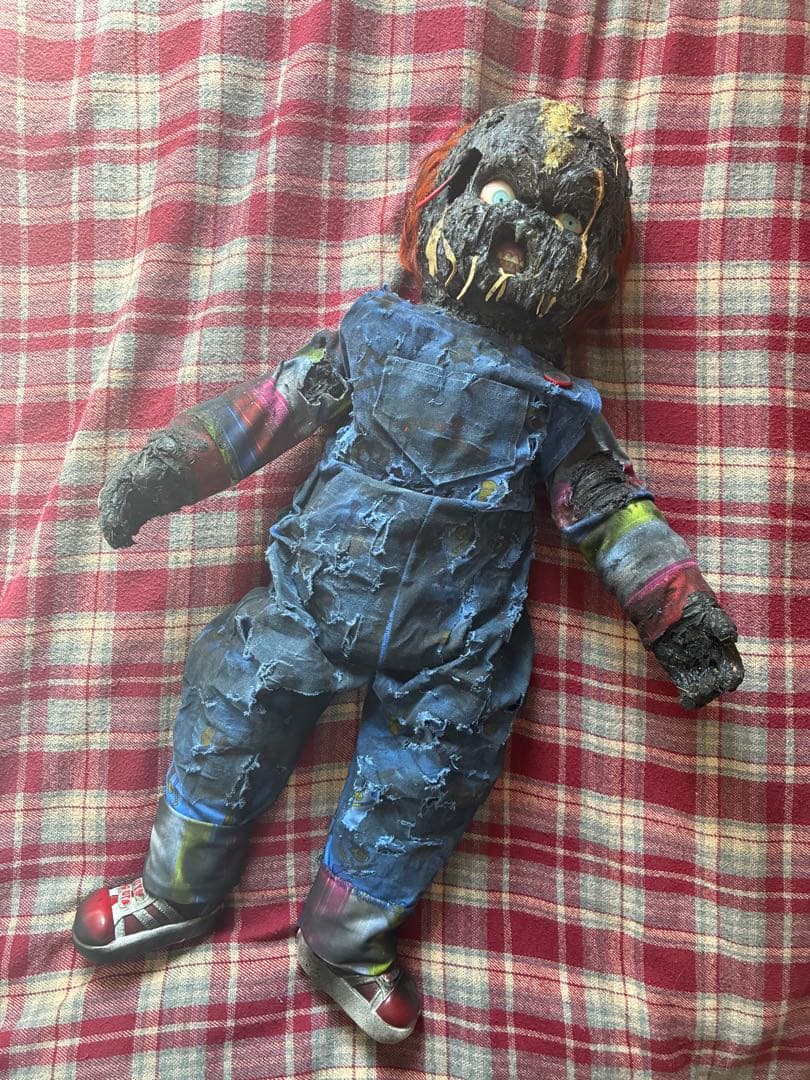 チャッキー 等身大 チャイルドプレイ 黒焦げ CHUCKY フィギュア