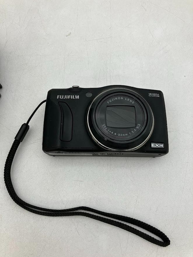 Fujifilm FINEPIX FBOOEXR　コンパクトデジタルカメラ