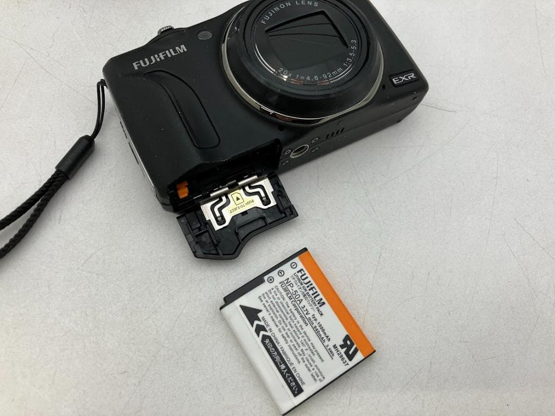 Fujifilm FINEPIX FBOOEXR　コンパクトデジタルカメラ