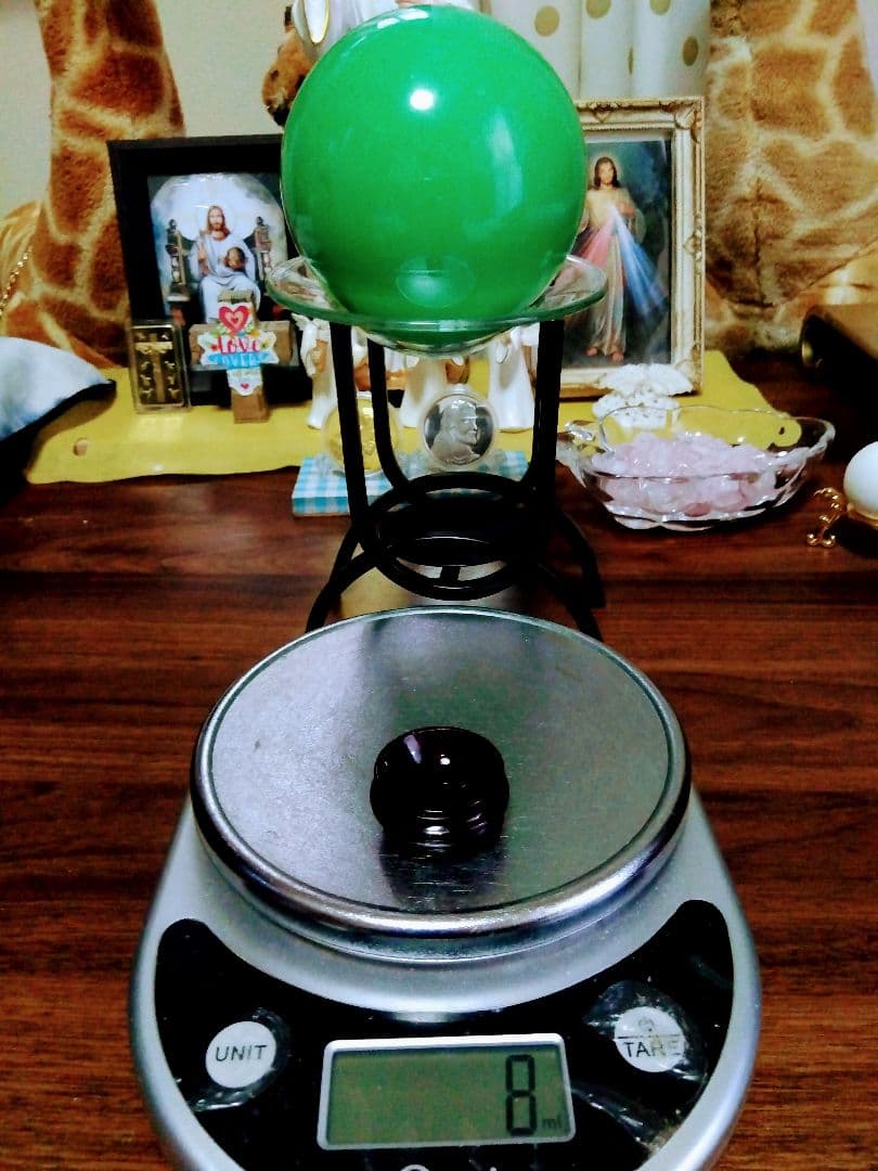 超綺麗＆超豪華.特大.緑色に光る丸玉.お洒落な台座付きます