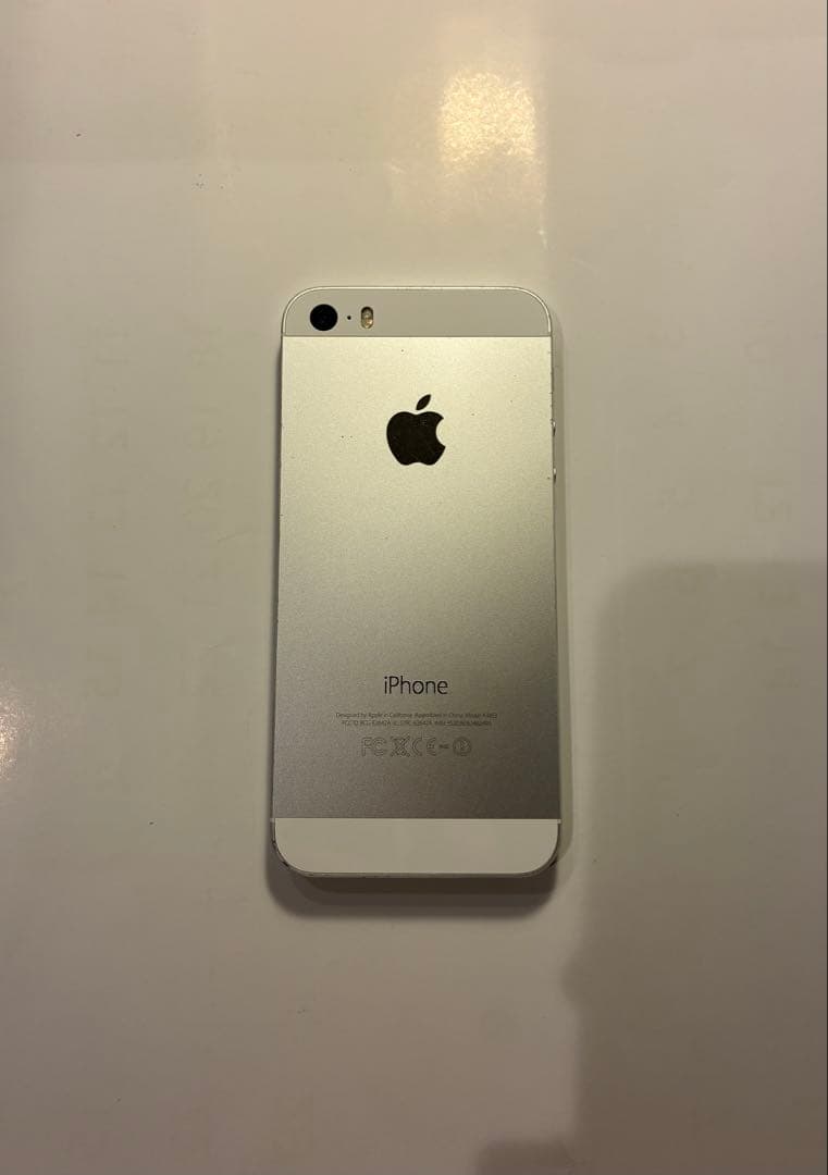 【doom】iPhone5sバッテリー最大容量85%！32GB シルバー