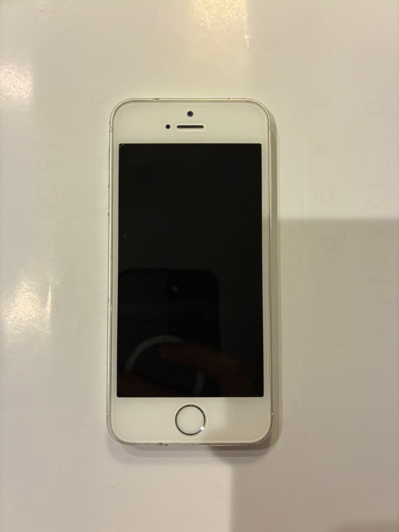 【doom】iPhone5sバッテリー最大容量85%！32GB シルバー