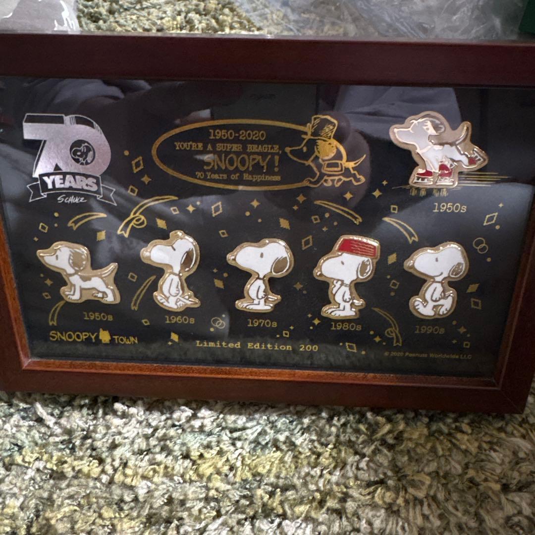 スヌーピー７０周年生誕記念限定ピンバッジフレーム希少完売品！！レアです。