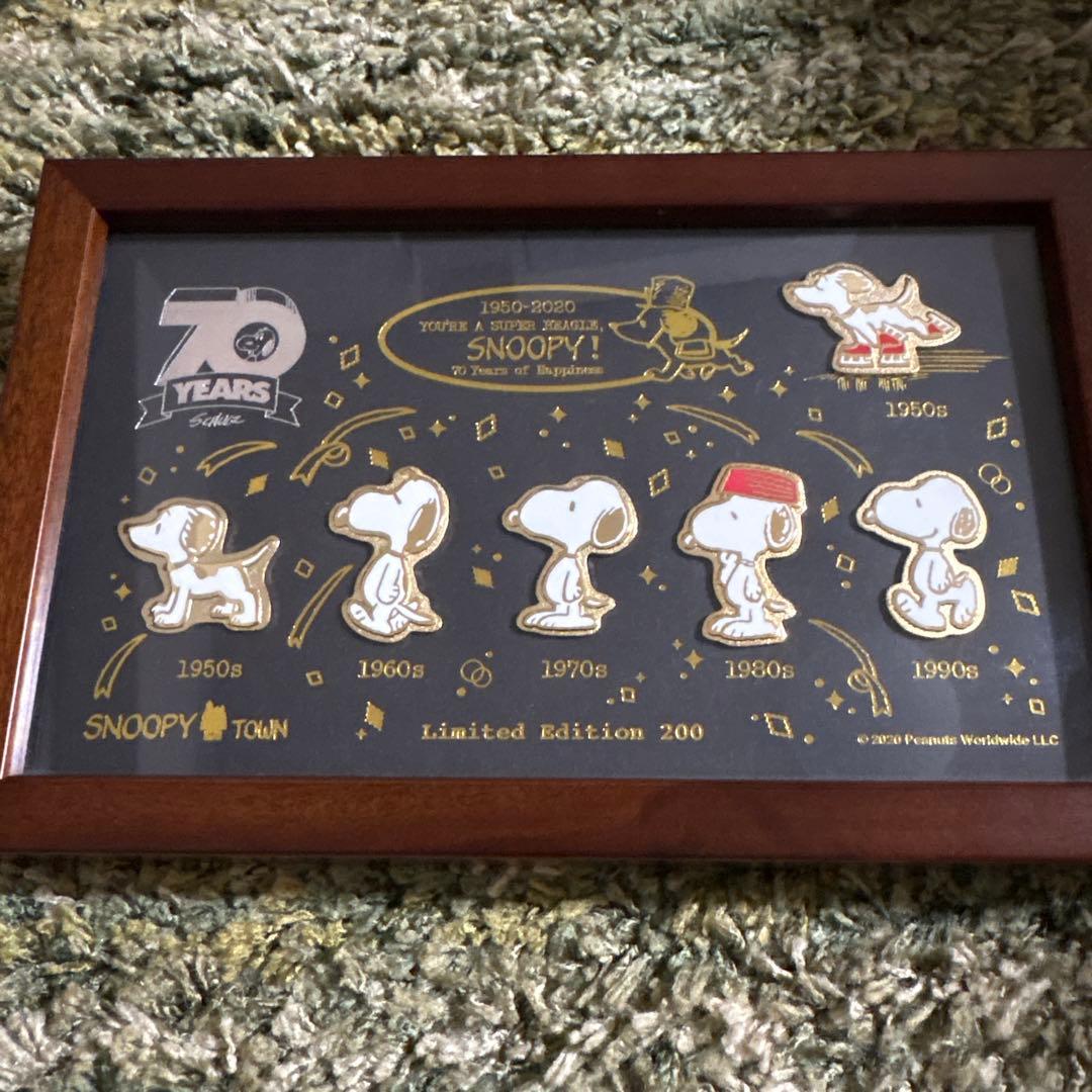 スヌーピー７０周年生誕記念限定ピンバッジフレーム希少完売品！！レアです。