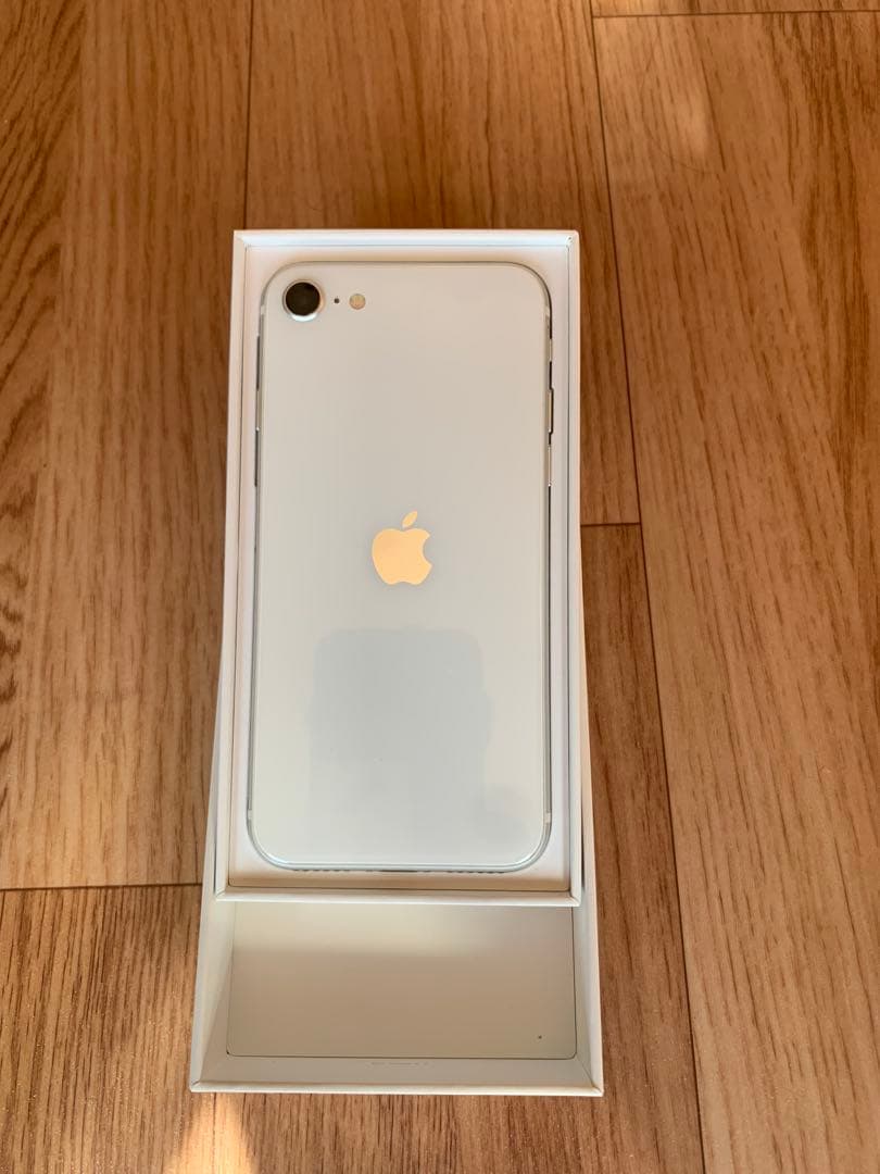 バッテリー交換済み　iphone se2 64G simロック解除済み
