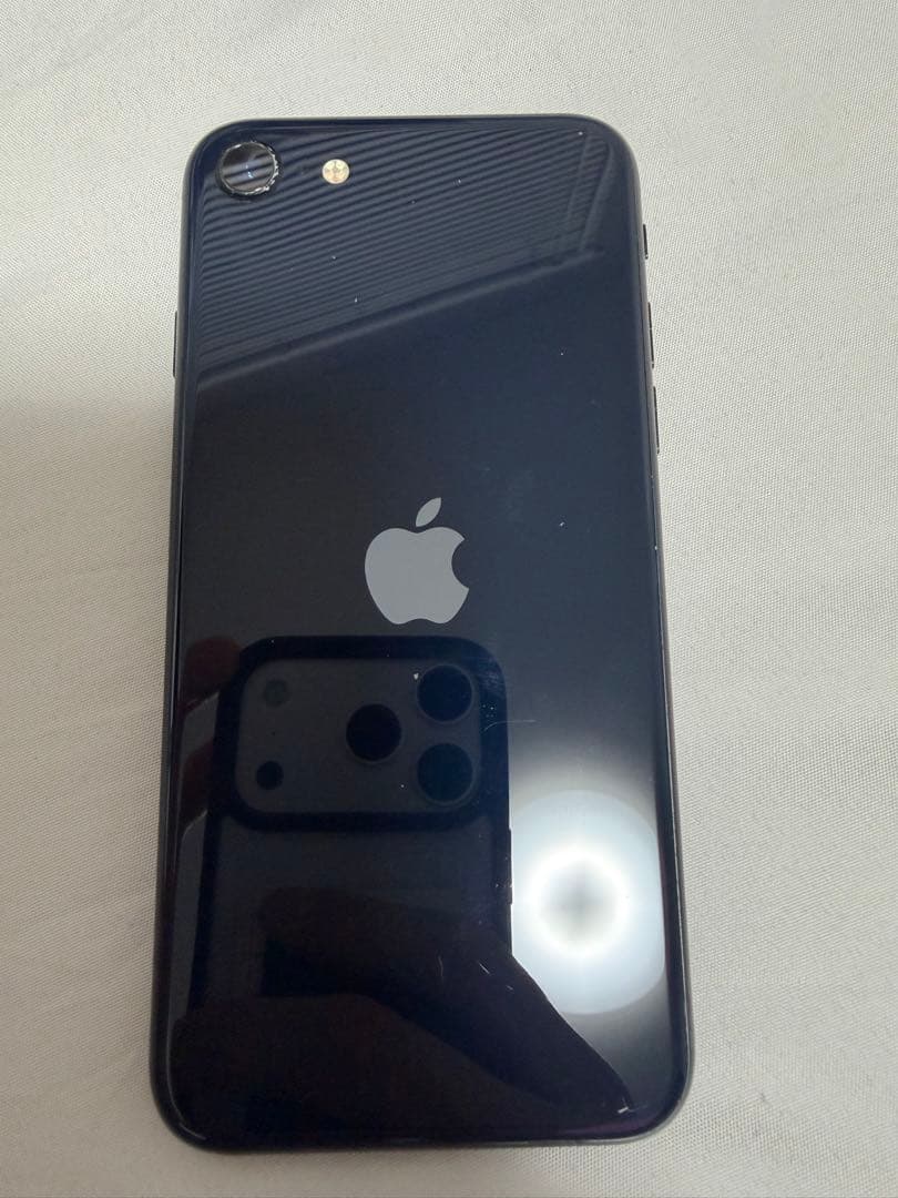 Apple iPhoneSE 第3世代　64GB simフリー