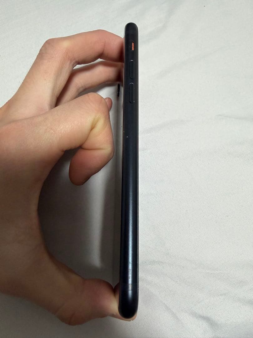 Apple iPhoneSE 第3世代　64GB simフリー