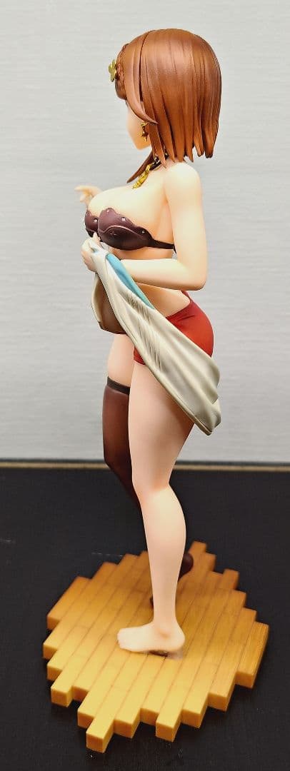 キューズQ ライザ 1/7スケール PVCフィギュア