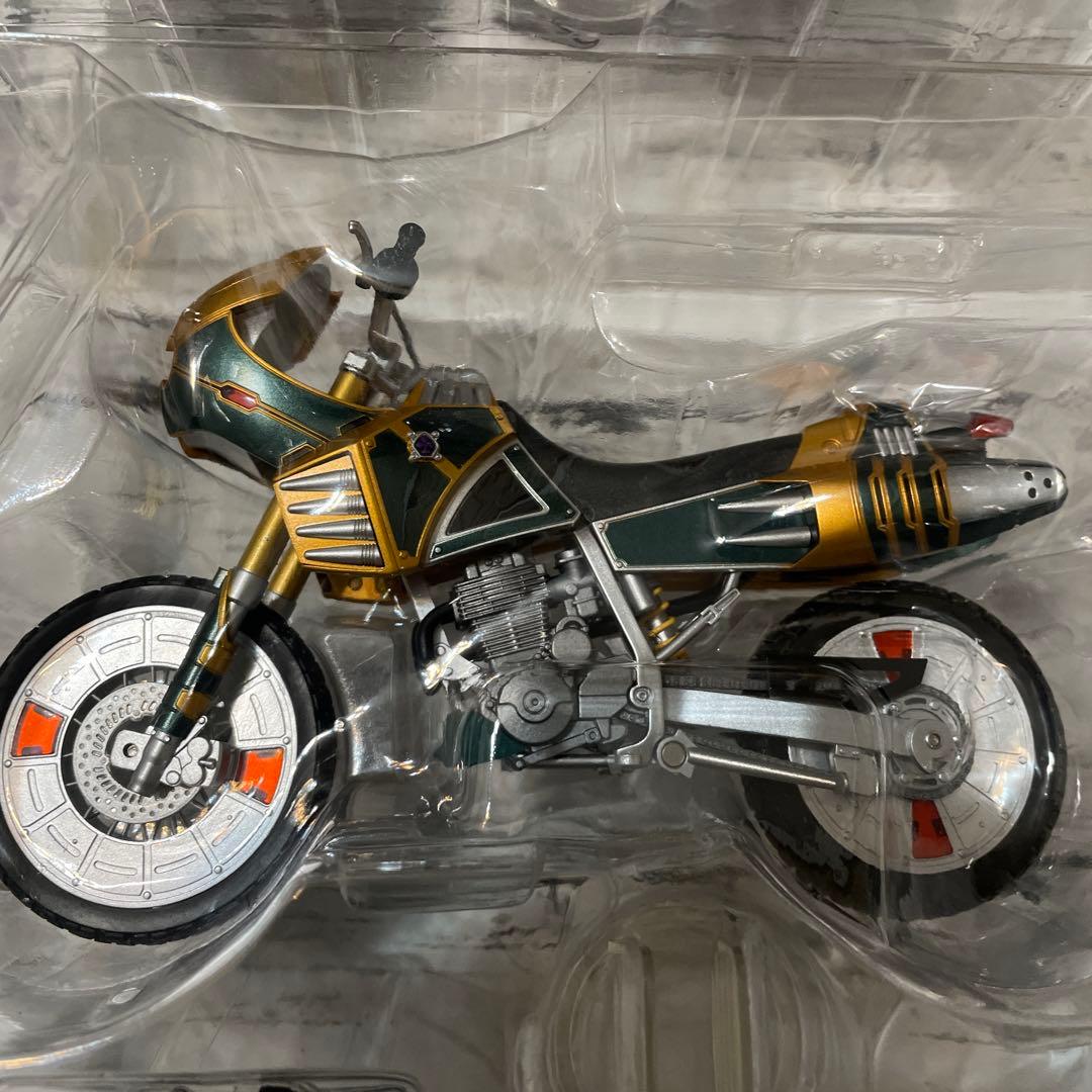shfiguarts シャドーチェイサー&グリンクローバー
