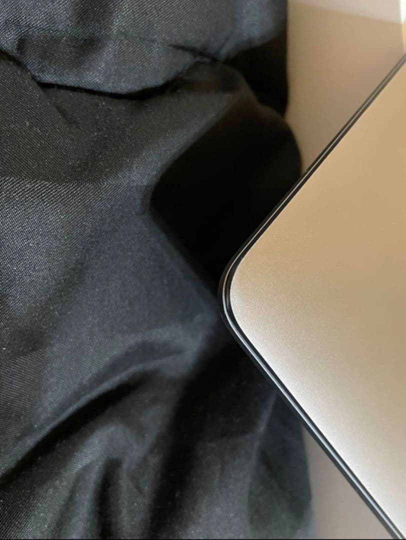 【ジャンク】オマケ付　液晶割れ MacBook Air 13インチ 2020