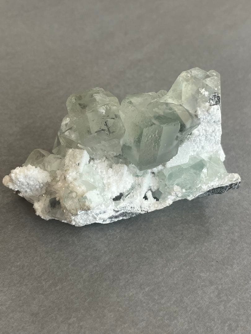 シャンファーリン　フローライト　原石　152g