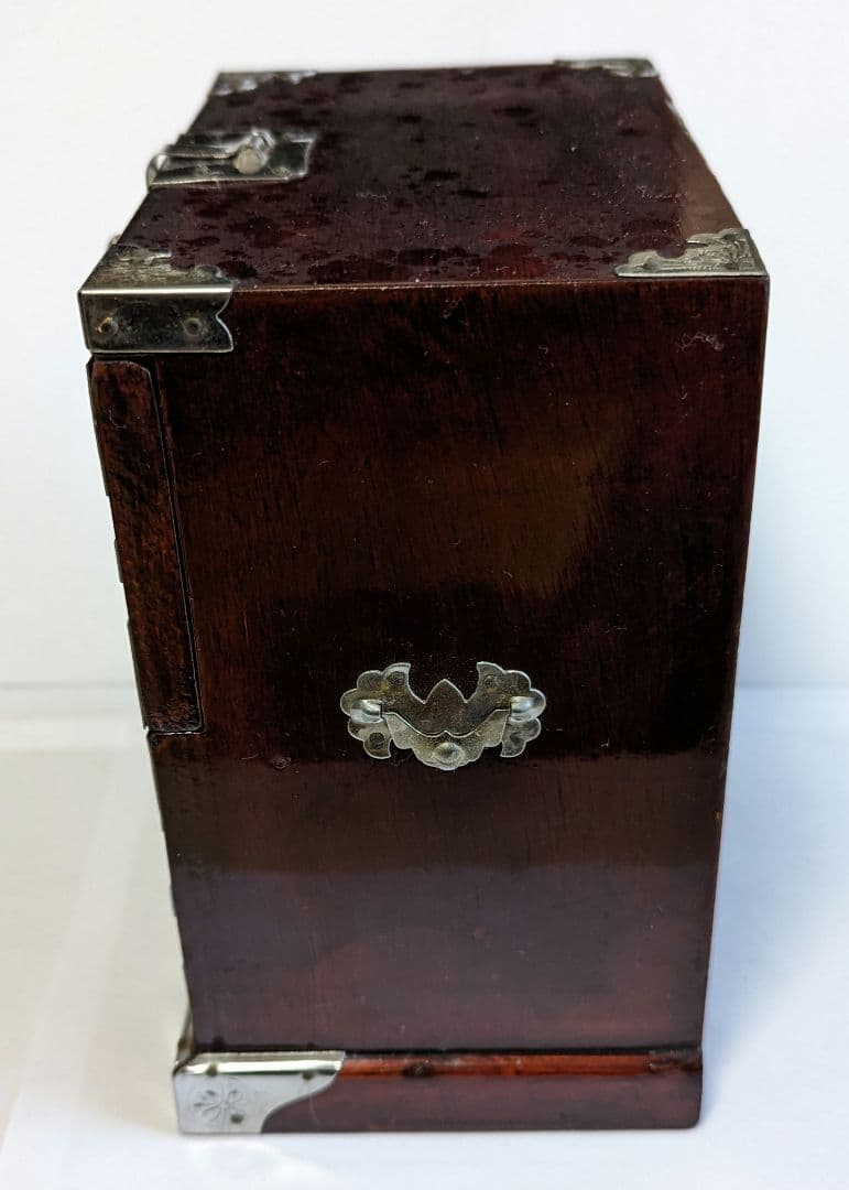 韓国李朝箪笥風の小物入れ