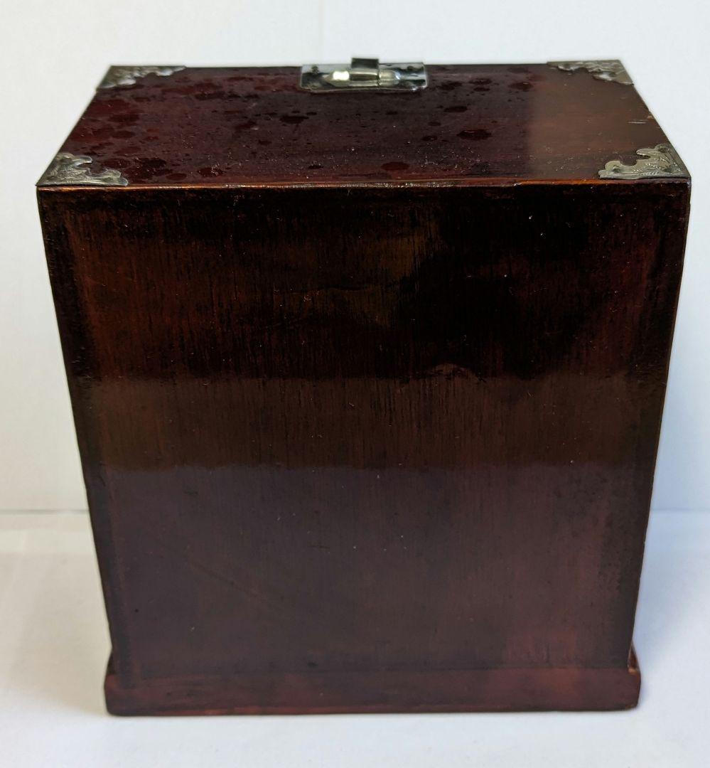 韓国李朝箪笥風の小物入れ