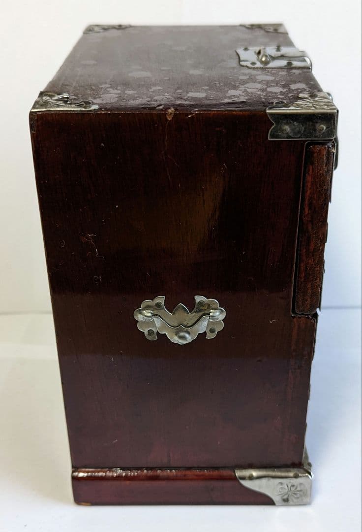 韓国李朝箪笥風の小物入れ