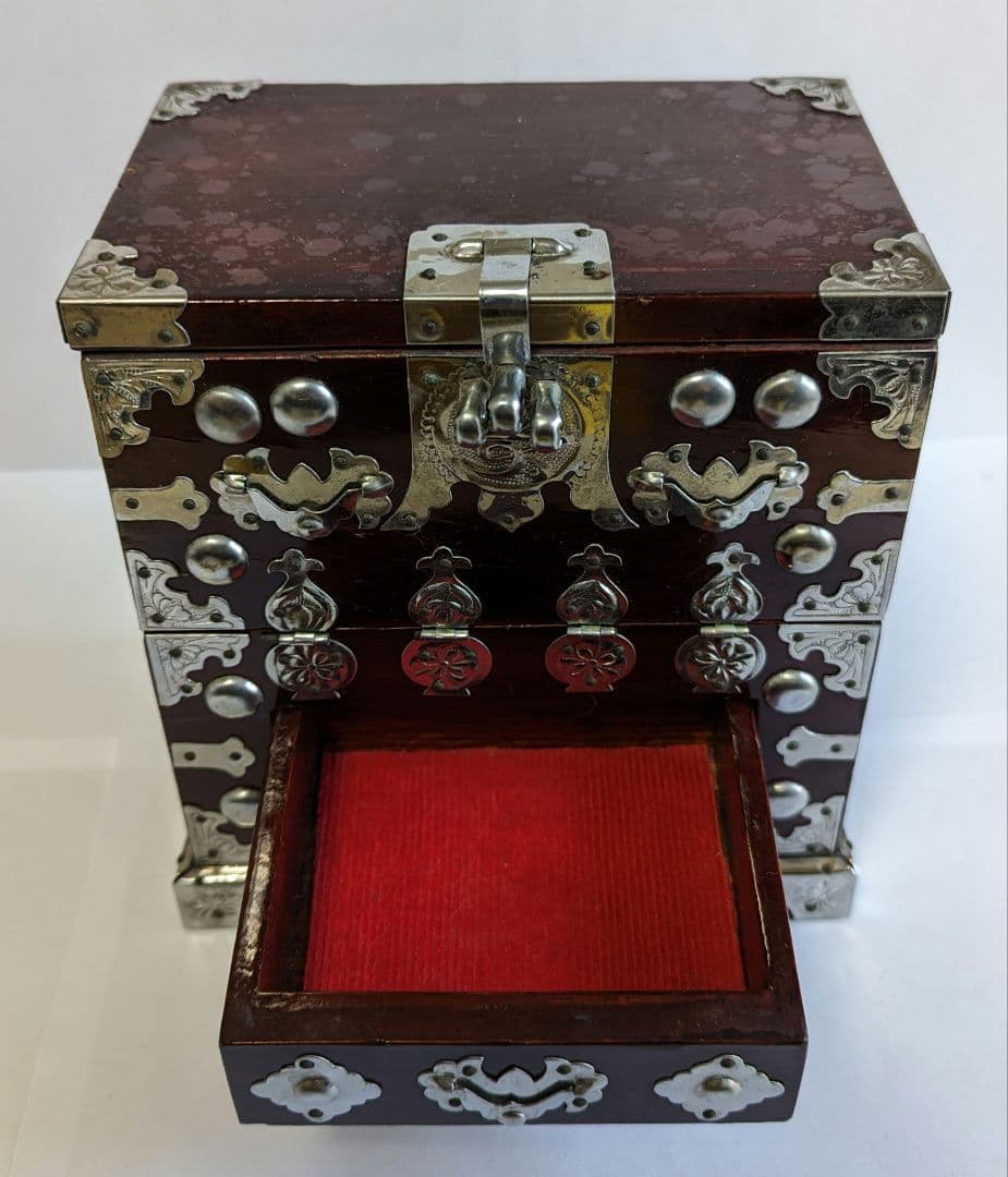 韓国李朝箪笥風の小物入れ