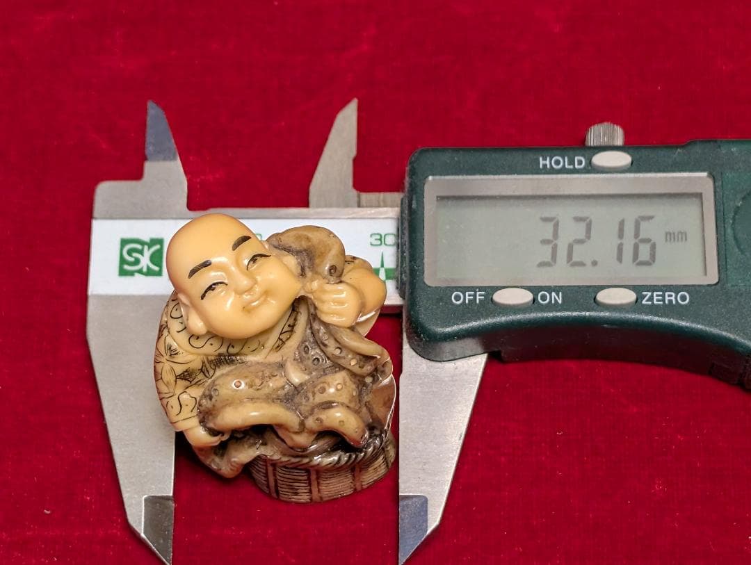 古美術　和彫　オブジェ　根付　在銘あり