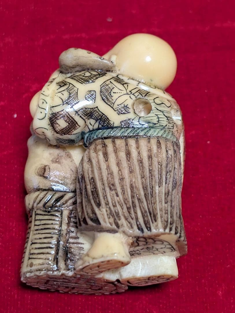 古美術　和彫　オブジェ　根付　在銘あり