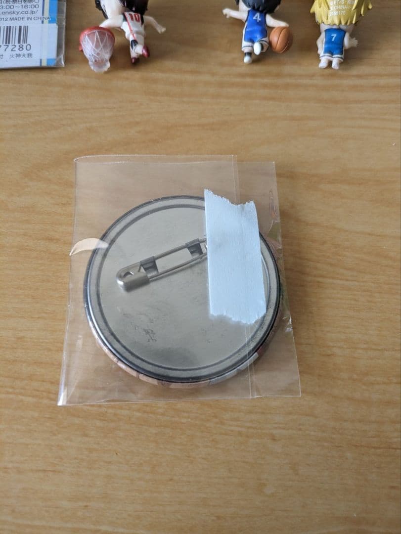 黒子のバスケ 黒バス まとめ売り 総集編 DVD キーホルダー 缶バッチ