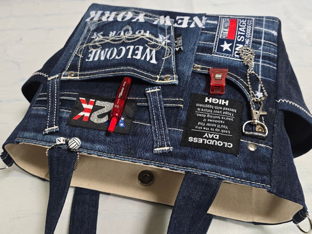 デニムリメイクトートバッグ お洒落カジュアル インディゴブルー 底板付き