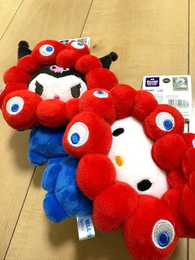 ［新品】万博　サンリオミャクミャク　キティ＆クロミ　カラビナ付き