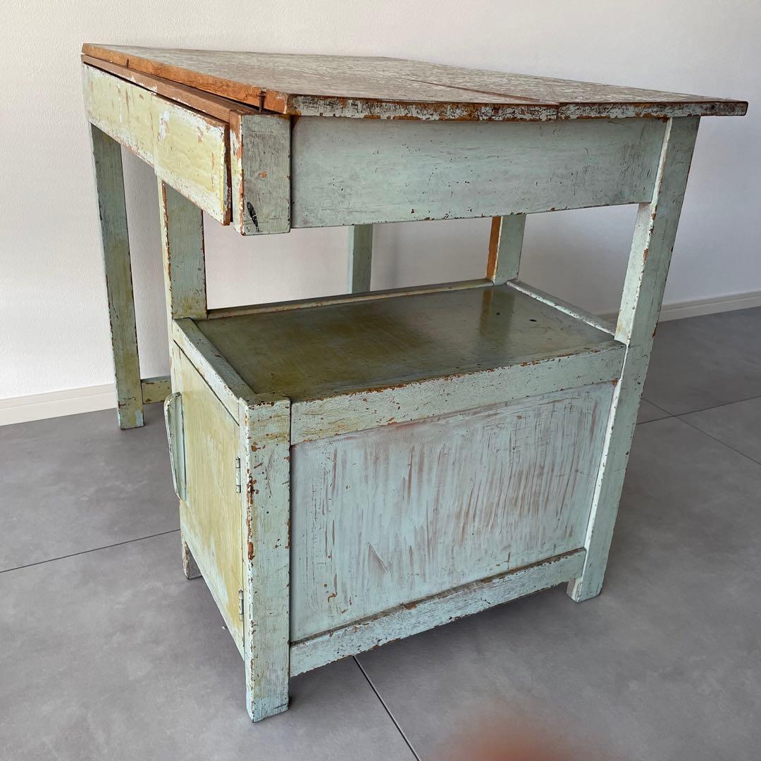 レトロなデスク　机　シャビー　昭和