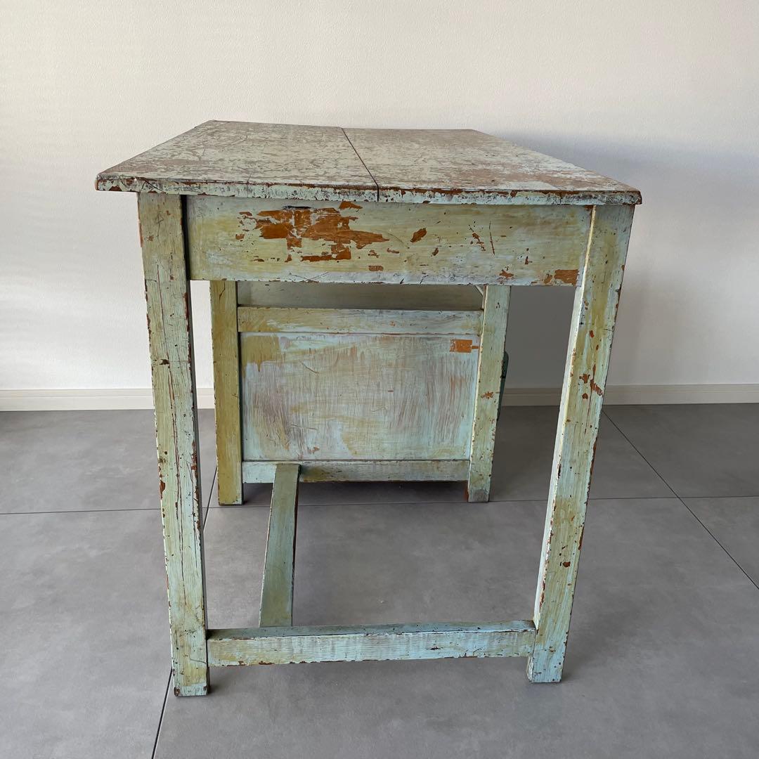 レトロなデスク　机　シャビー　昭和