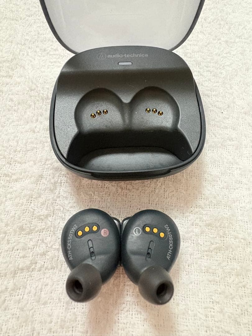美品！audio-technica ワイヤレスイヤホン ATH-CKS50TW2