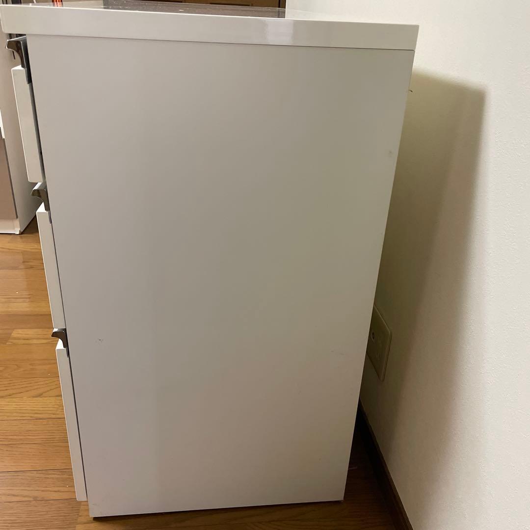 ホワイト引き出し式食器棚