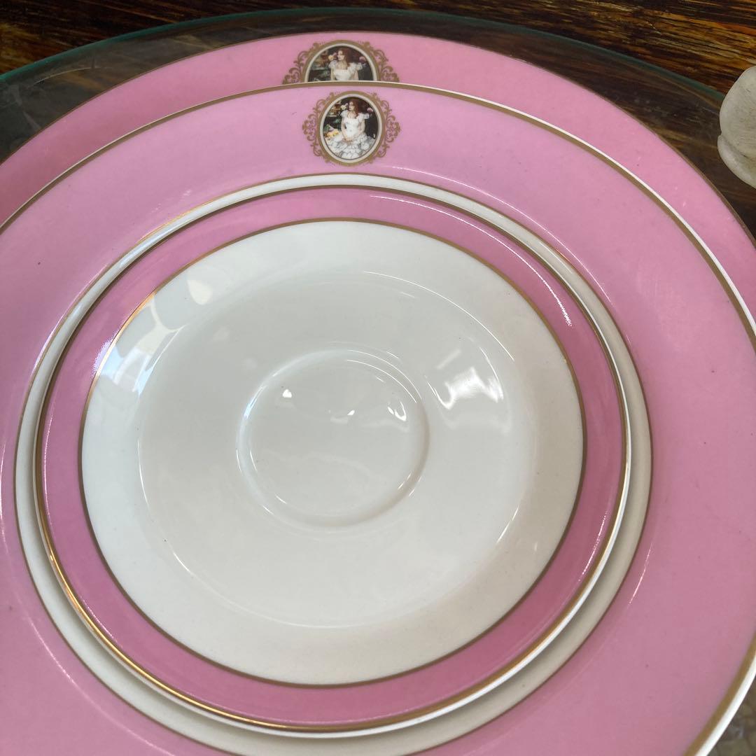 鈴木その子さんSONOKOシリーズ 大皿小皿 カップ&ソーサー フィギュア付き