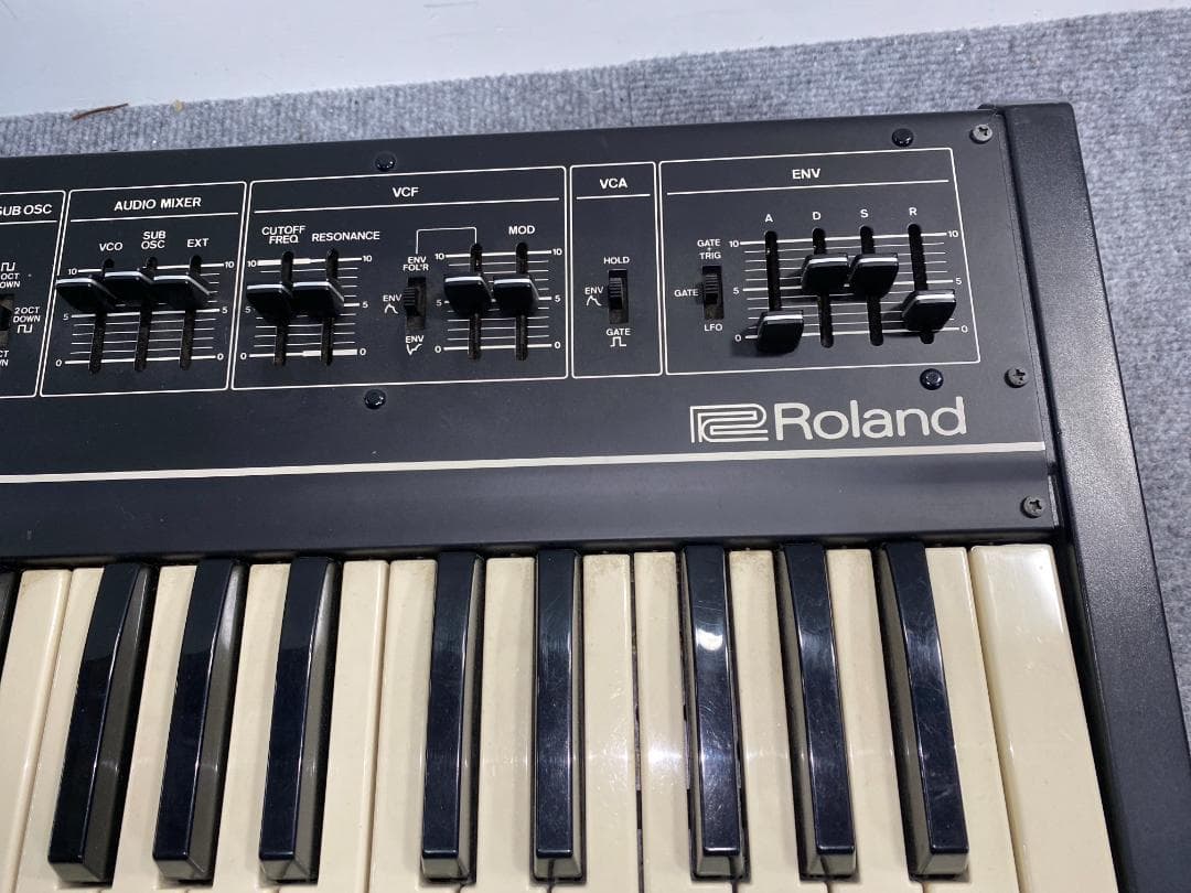 Roland SH-09 シンセサイザー