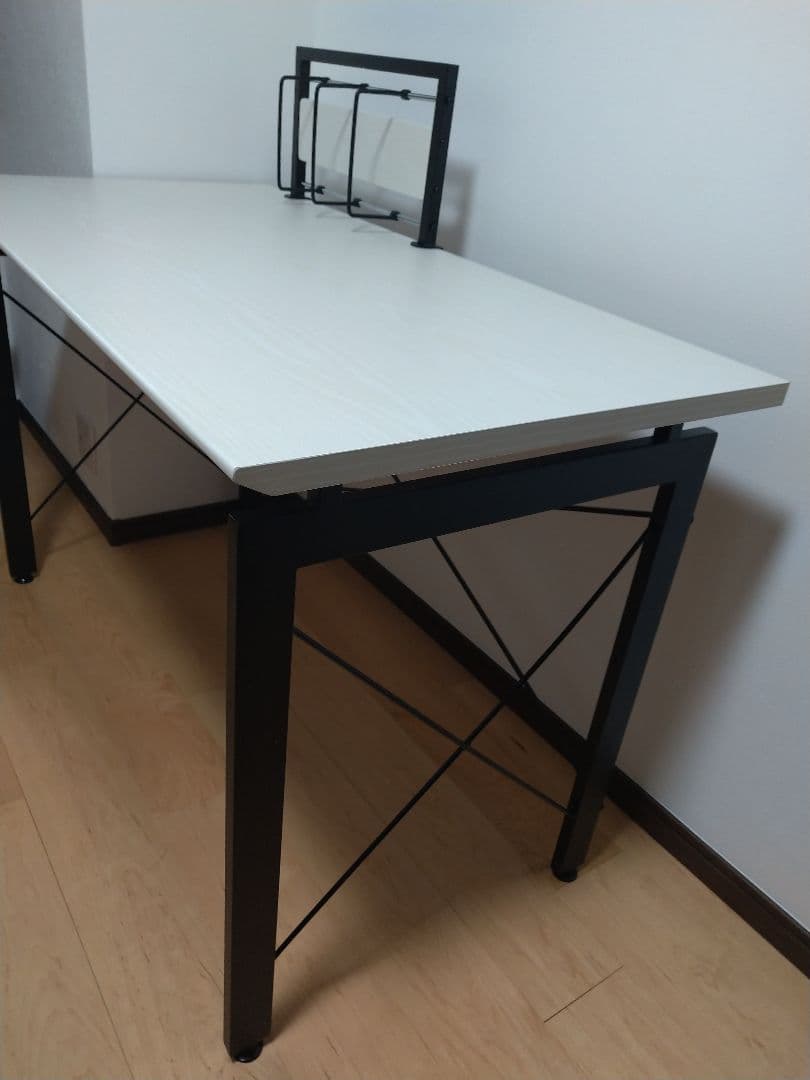 ホワイト木製デスク 背面収納ラック付き