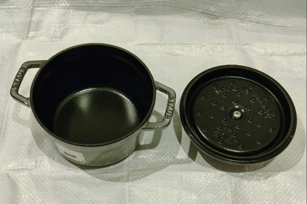 STAUB　ストウブ　ピコ・ココット ラウンド 14cm　両手鍋　フランス製