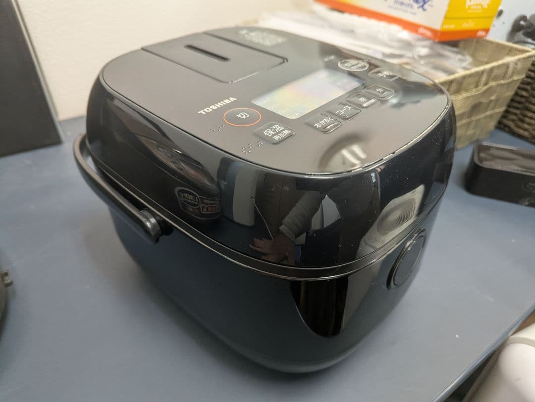 送料無料 2023年製高年式 東芝 IH炊飯器 RC-5XT 3合 お買い得品