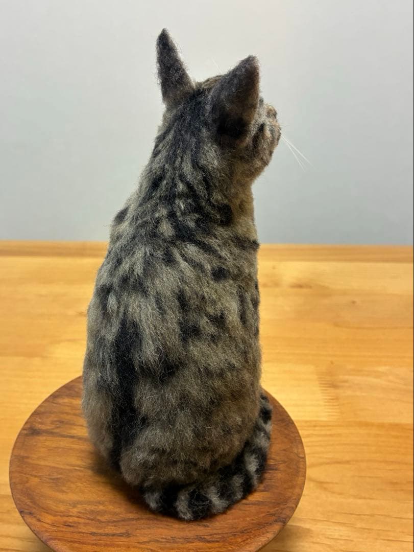 羊毛フェルト　猫　お座り