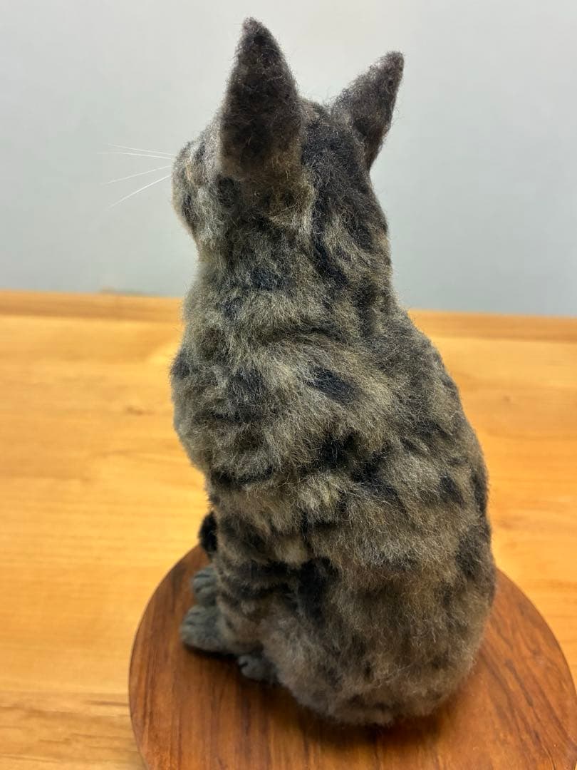 羊毛フェルト　猫　お座り