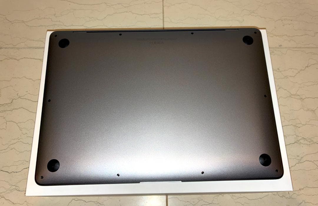 MacBook Air スペースグレー 本体　A2179