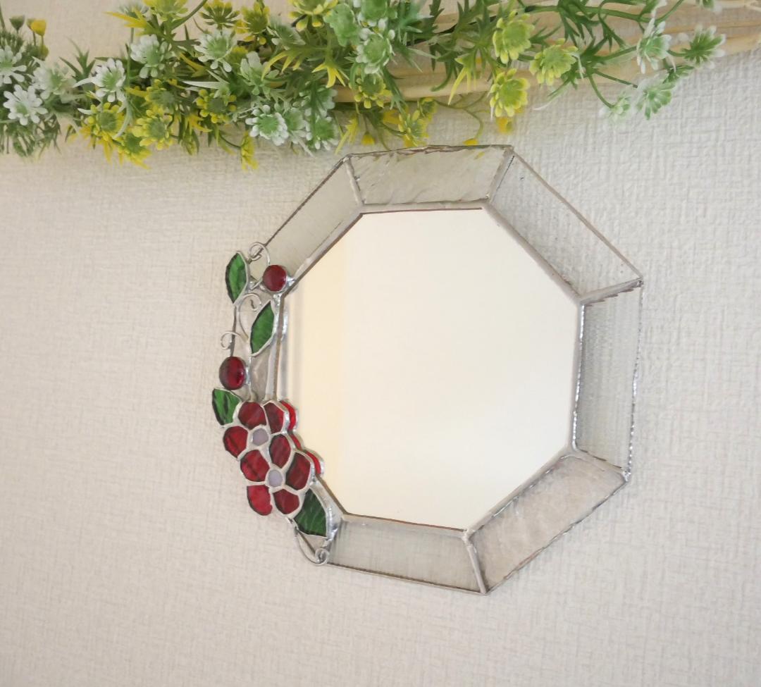 *:.。クリアベースの赤い花の八角形の鏡　(20size）　ステンドグラス