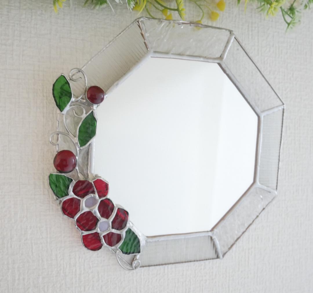 *:.。クリアベースの赤い花の八角形の鏡　(20size）　ステンドグラス