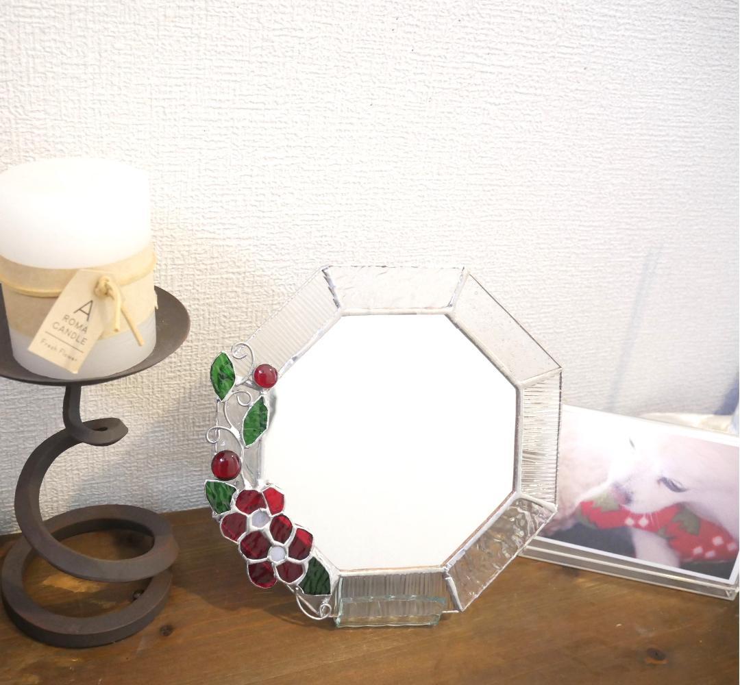 *:.。クリアベースの赤い花の八角形の鏡　(20size）　ステンドグラス