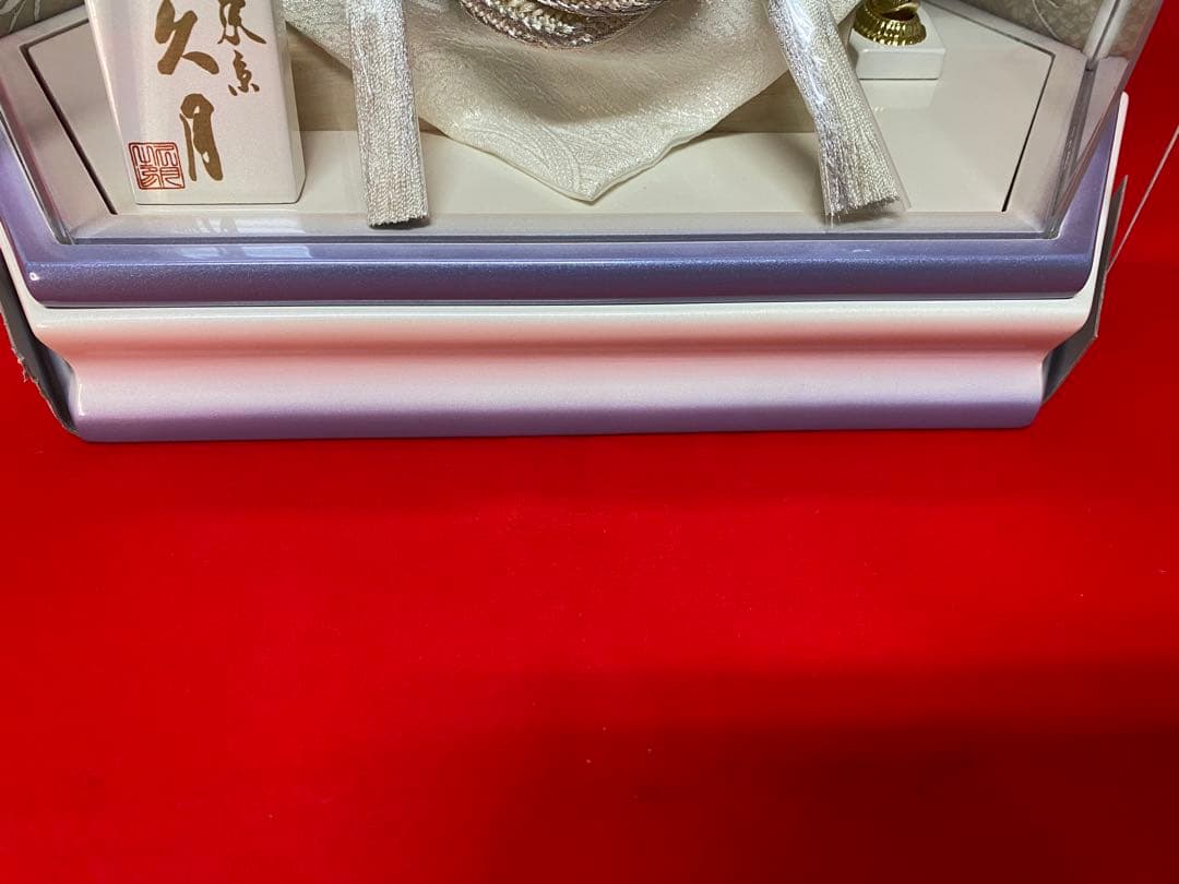 五月人形　上杉謙信　シルバー兜飾り　六角アクリルケース入り