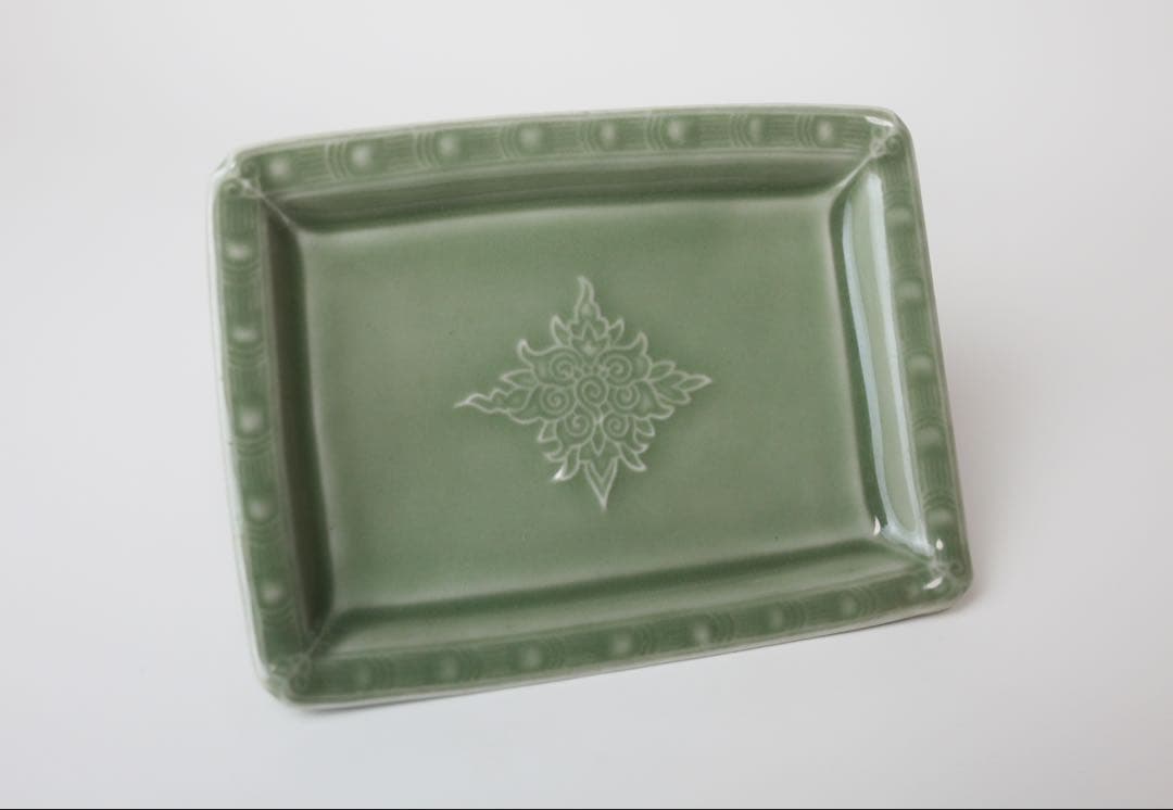 青磁　陽刻唐草　四方皿　菓子器　煎茶器　煎茶道具　白川　三田青磁？懐石料理　5枚