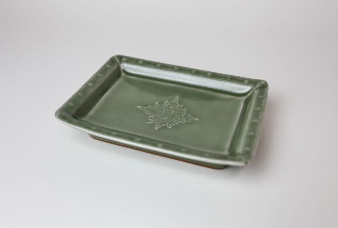 青磁　陽刻唐草　四方皿　菓子器　煎茶器　煎茶道具　白川　三田青磁？懐石料理　5枚