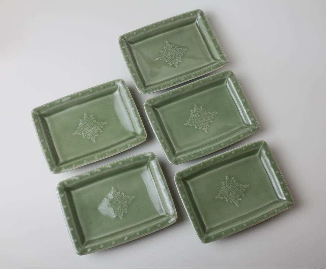 青磁　陽刻唐草　四方皿　菓子器　煎茶器　煎茶道具　白川　三田青磁？懐石料理　5枚