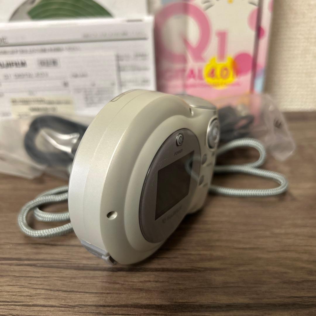 【美品】FUJIFILM Hello Kitty Q1 デジタルカメラ
