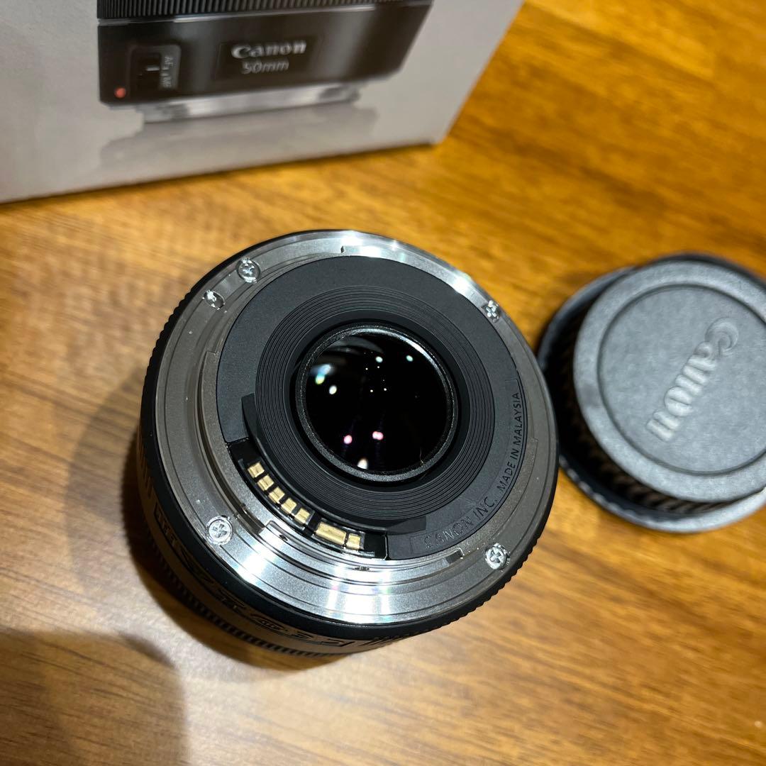 超美品 箱付き Canon EF 50mm F1.8 STM 単焦点レンズ
