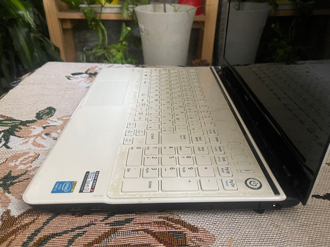 NECノートパソコン白／ホワイト 　i5 Windows11