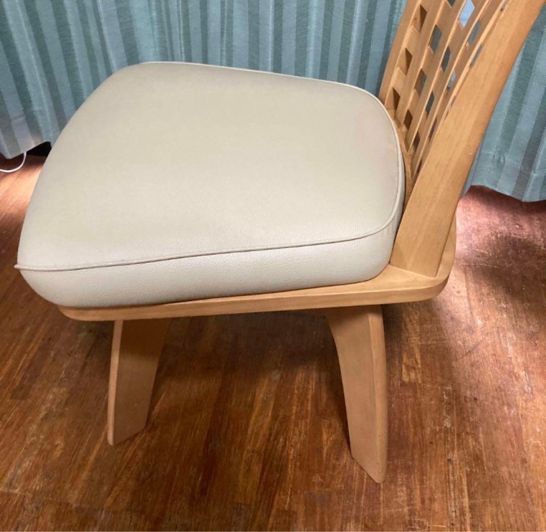 ニトリ木製イス1